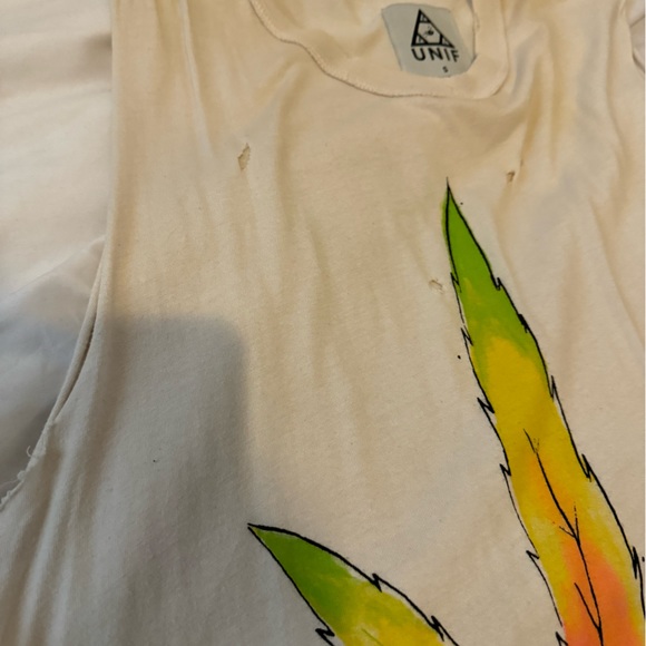 UNIF distressed happy plant muscle tee - Picture 3 of 5